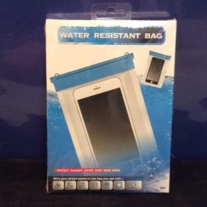Water Resistant Cell Phone Bag NWT